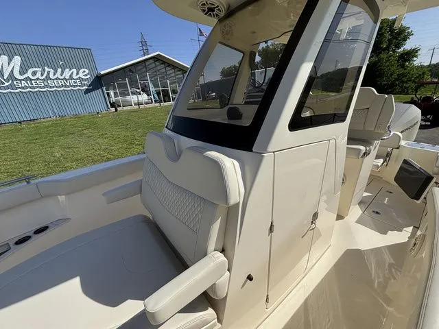 Slide: The Image of Scout 260LXF 2025 - 26