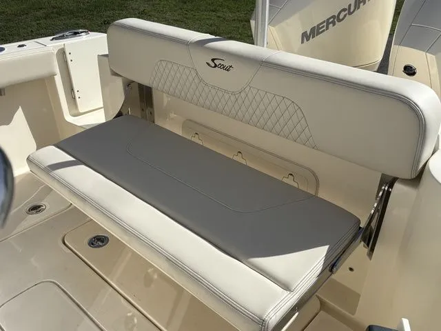 Slide: The Image of Scout 260LXF 2025 - 27