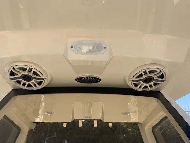 Slide: The Image of Scout 260LXF 2025 - 8