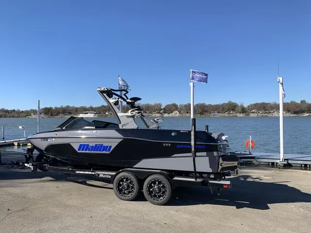 Slide: The Image of Malibu Wakesetter 23 LSV 2021 - 3