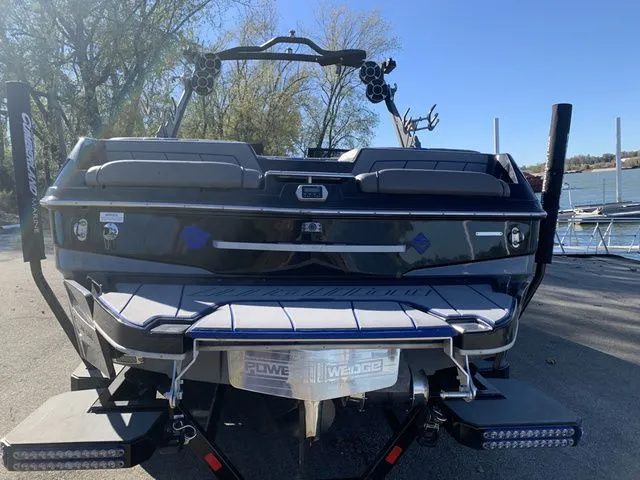 Slide: The Image of Malibu Wakesetter 23 LSV 2021 - 4