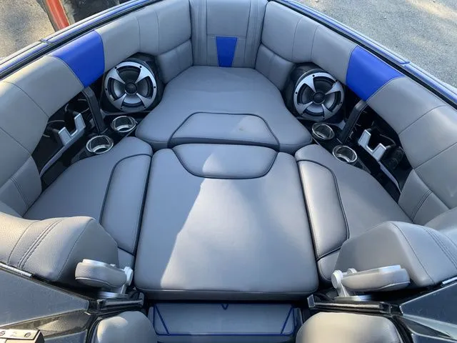 Slide: The Image of Malibu Wakesetter 23 LSV 2021 - 9