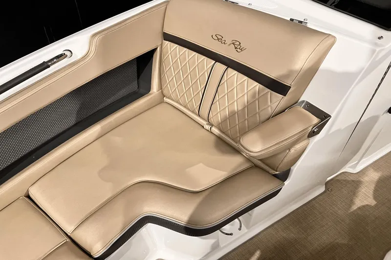 Slide: The Image of Sea Ray 250 SLX 2017 - 24