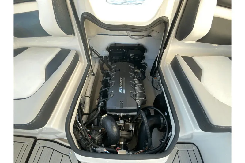 Slide: The Image of Yamaha 195S 2025 - 20