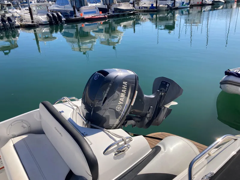 Slide: The Image of Sea Ray Fly 510 2018 - 125