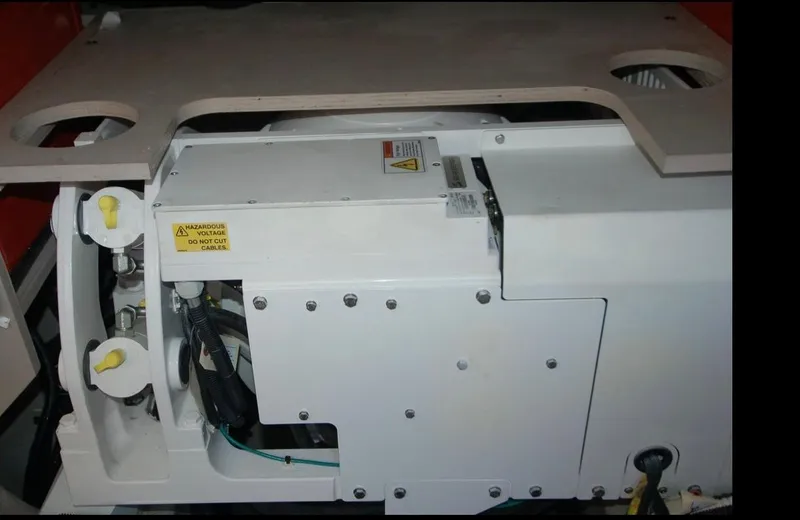 Slide: The Image of Sea Ray Fly 510 2018 - 127