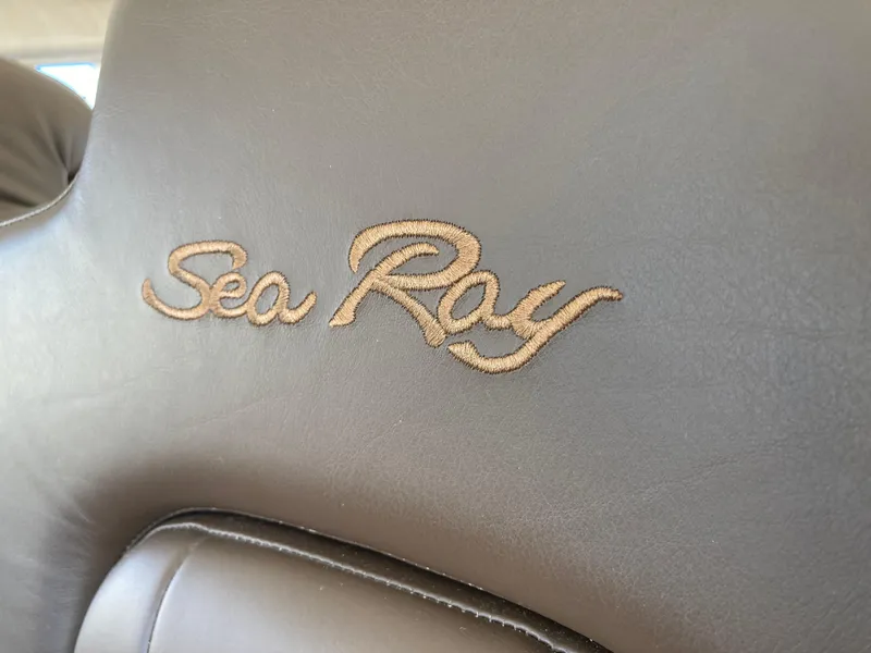 Slide: The Image of Sea Ray Fly 510 2018 - 84
