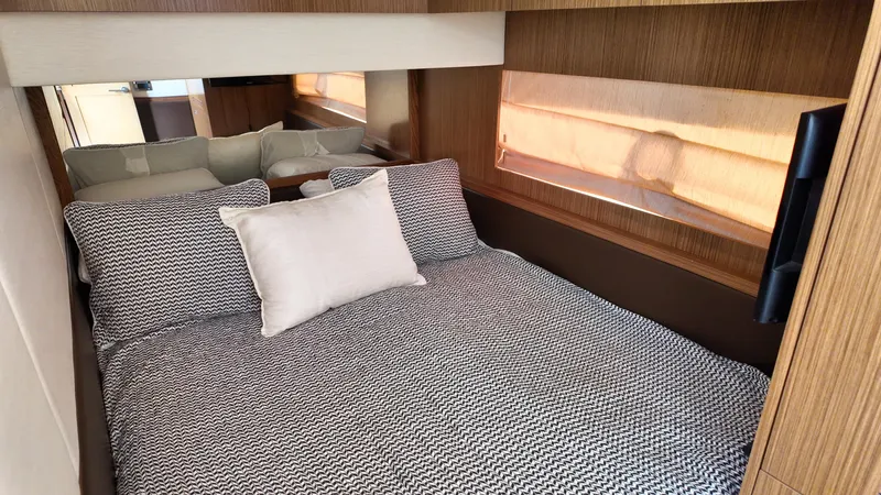 Slide: The Image of Guest stateroom - 90