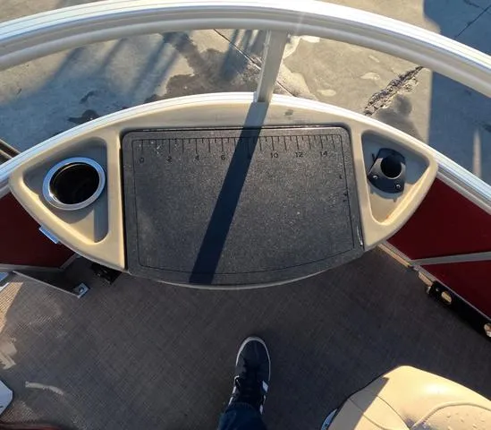 Slide: The Image of Sun Tracker Bass Buggy 18 DLX 2024 - 18