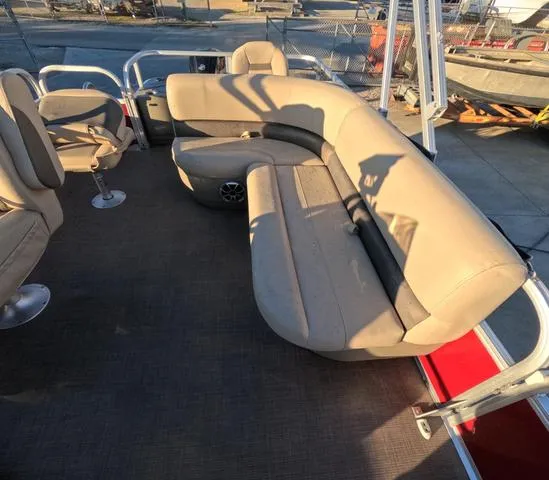 Slide: The Image of Sun Tracker Bass Buggy 18 DLX 2024 - 20