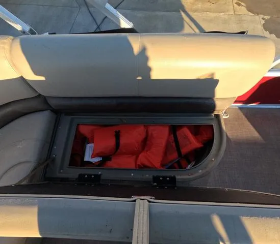 Slide: The Image of Sun Tracker Bass Buggy 18 DLX 2024 - 24