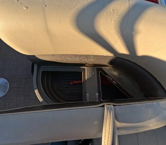 Slide: The Image of Sun Tracker Bass Buggy 18 DLX 2024 - 25