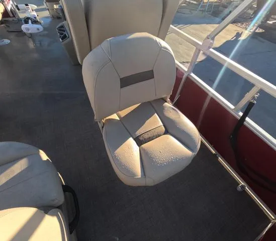 Slide: The Image of Sun Tracker Bass Buggy 18 DLX 2024 - 26