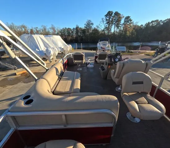 Slide: The Image of Sun Tracker Bass Buggy 18 DLX 2024 - 27