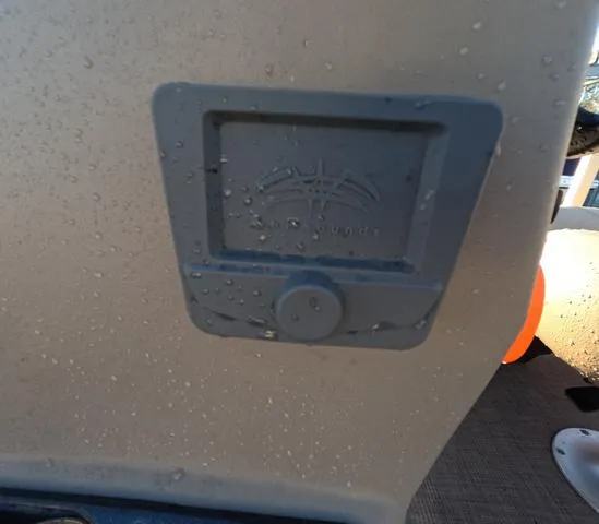 Slide: The Image of Sun Tracker Bass Buggy 18 DLX 2024 - 32