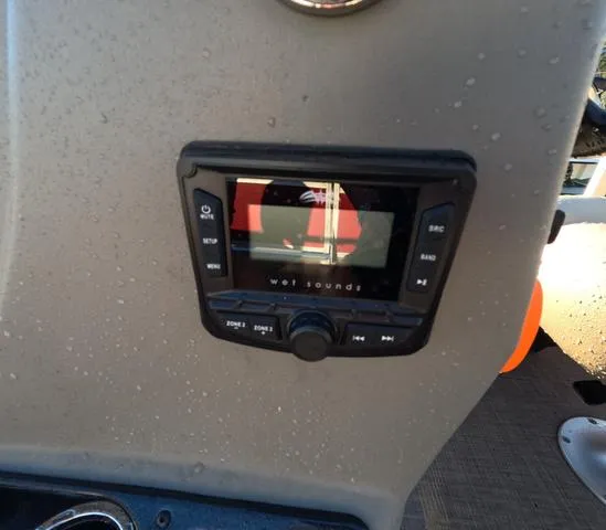 Slide: The Image of Sun Tracker Bass Buggy 18 DLX 2024 - 33