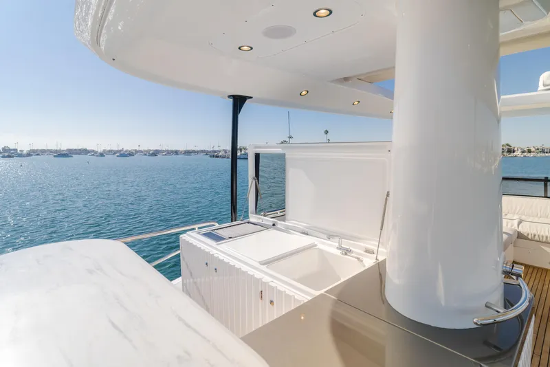 Slide: The Image of Azimut Magellano 66 2023 - 53