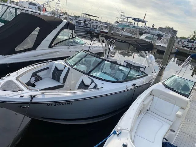 Slide: The Image of Monterey 255 SS 2022 - 1