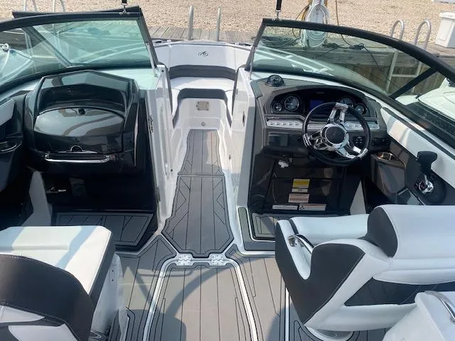 Slide: The Image of Monterey 255 SS 2022 - 2