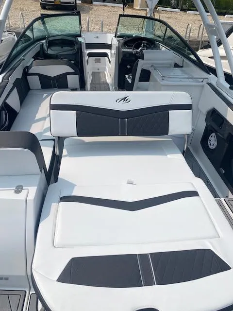 Slide: The Image of Monterey 255SS Super Sport 2022 - 11