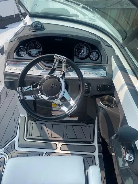 Slide: The Image of Monterey 255SS Super Sport 2022 - 3