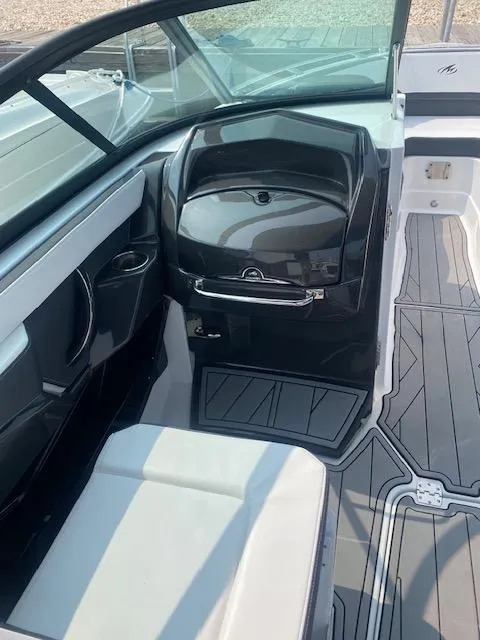 Slide: The Image of Monterey 255SS Super Sport 2022 - 5