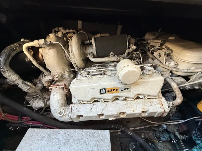 Slide: The Image of Caterpillar 3208 engine in 1984 Sea Ray 390 Express Cruiser. - 26