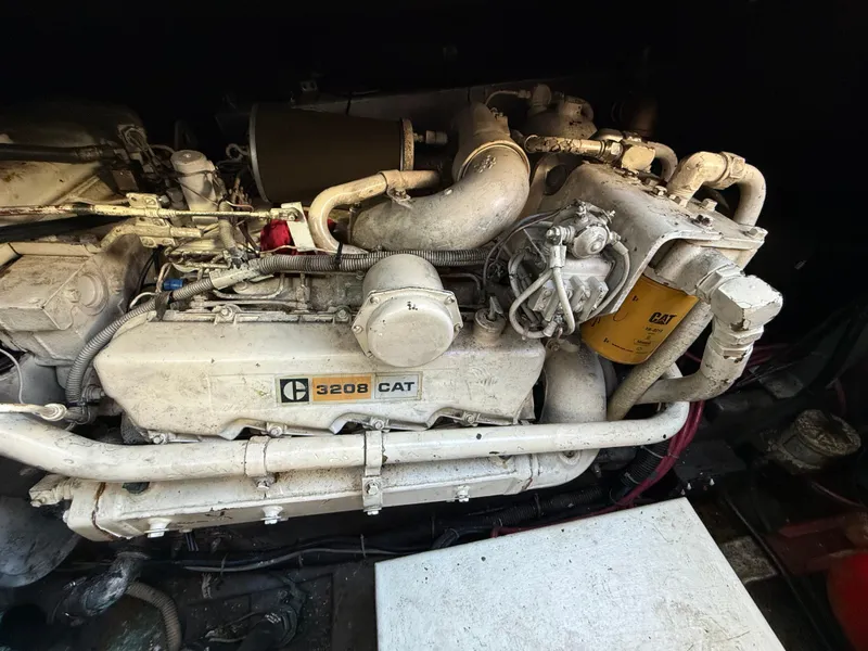 Slide: The Image of 1984 Sea Ray 390 Express Cruiser engine, CAT 3208 diesel, detailed view. - 27