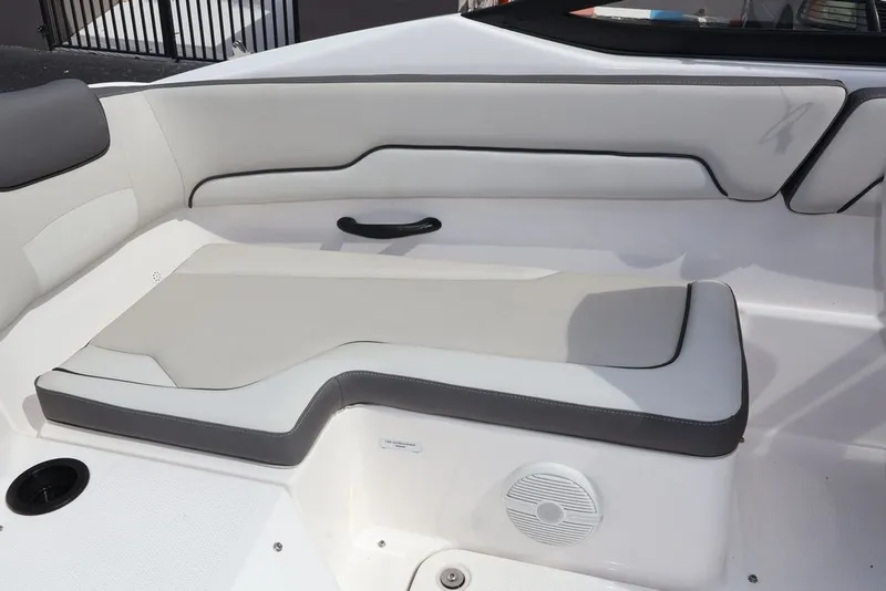 Slide: The Image of Yamaha SX190 2025 - 9