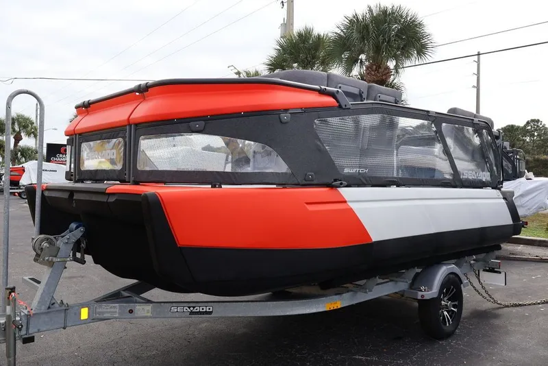 Slide: The Image of Sea-Doo Switch Cruise 18 2025 - 2