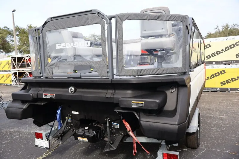 Slide: The Image of Sea-Doo Switch Cruise 18 2025 - 5