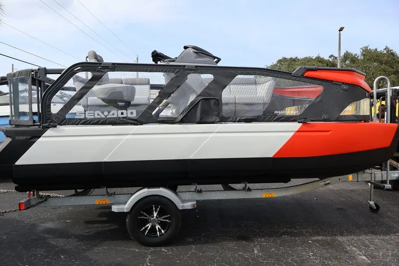 Slide: The Image of Sea-Doo Switch Cruise 18 2025 - 6