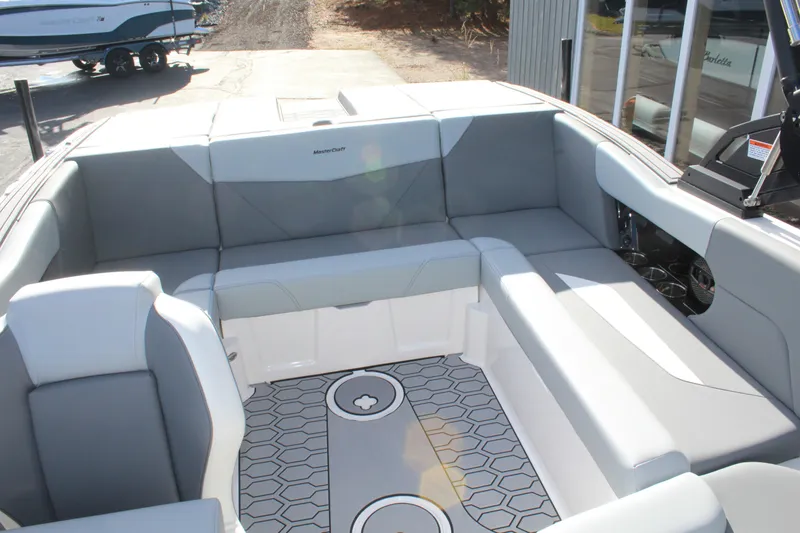 Slide: The Image of MasterCraft NXT21 2025 - 15