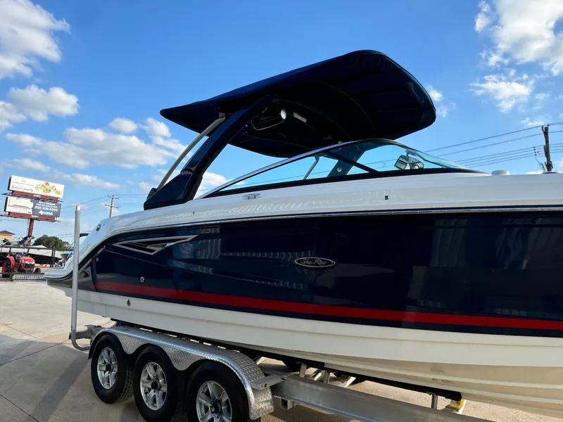 Slide: The Image of Sea Ray SLX 280 2020 - 10