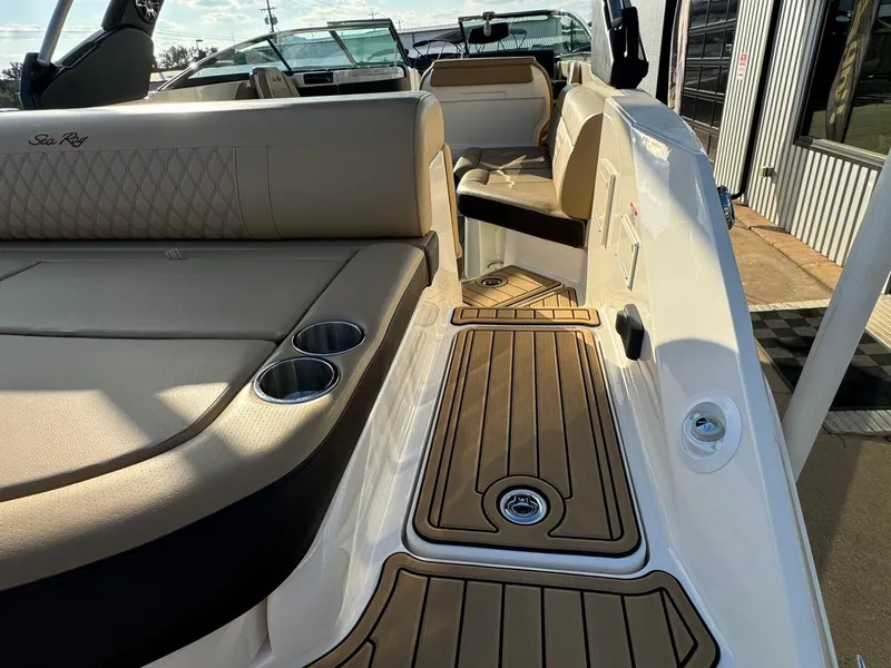 Slide: The Image of Sea Ray SLX 280 2020 - 14