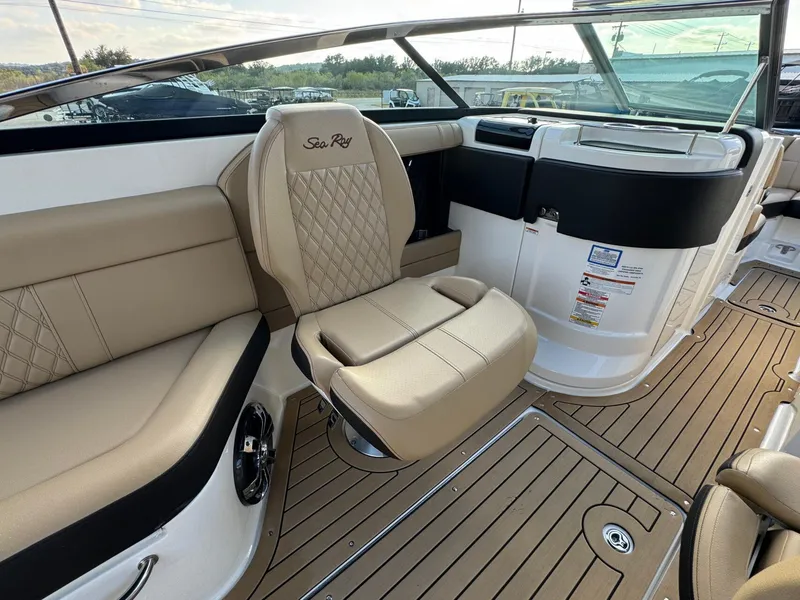 Slide: The Image of Sea Ray SLX 280 2020 - 21