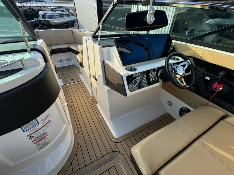 Slide: The Image of Sea Ray SLX 280 2020 - 27