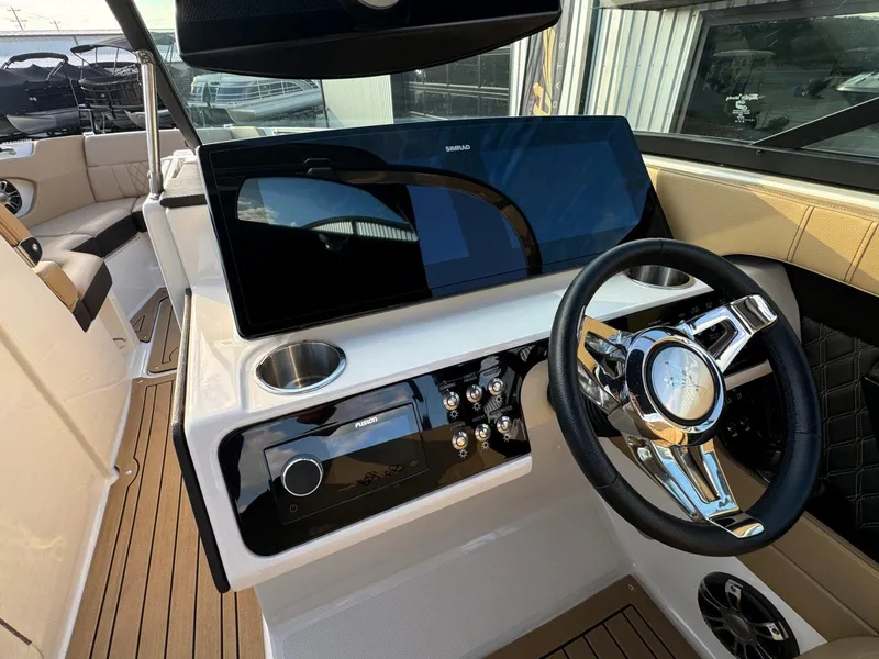 Slide: The Image of Sea Ray SLX 280 2020 - 28