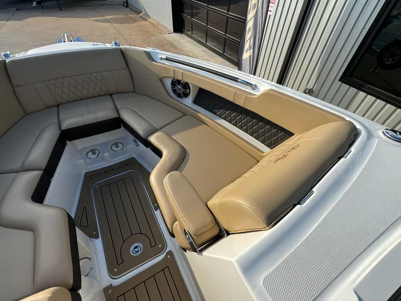 Slide: The Image of Sea Ray SLX 280 2020 - 34