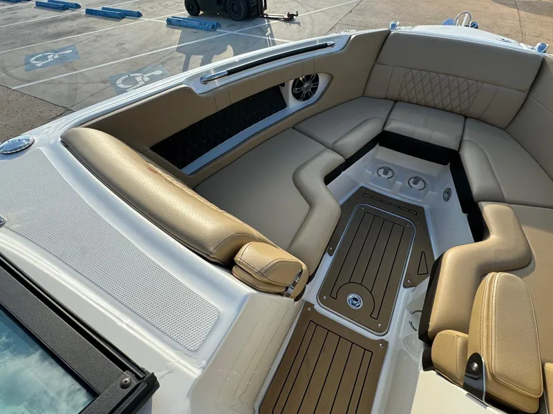 Slide: The Image of Sea Ray SLX 280 2020 - 36