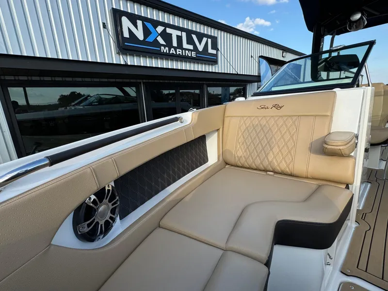 Slide: The Image of Sea Ray SLX 280 2020 - 39