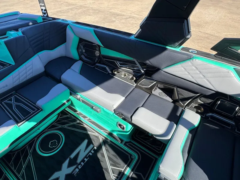 Slide: The Image of Tigé 23ZX Ultre' 2025 - 11