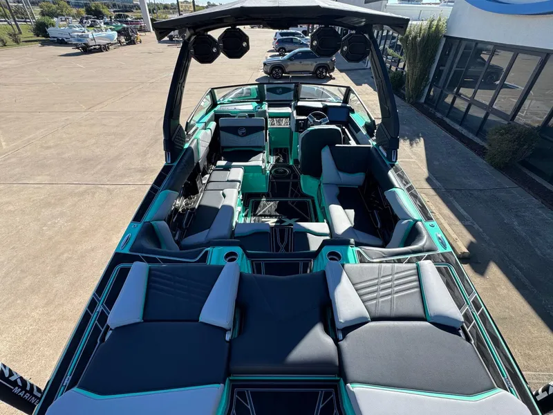 Slide: The Image of Tigé 23ZX Ultre' 2025 - 12