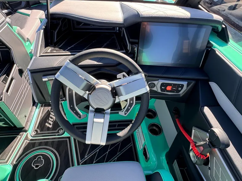 Slide: The Image of Tigé 23ZX Ultre' 2025 - 17