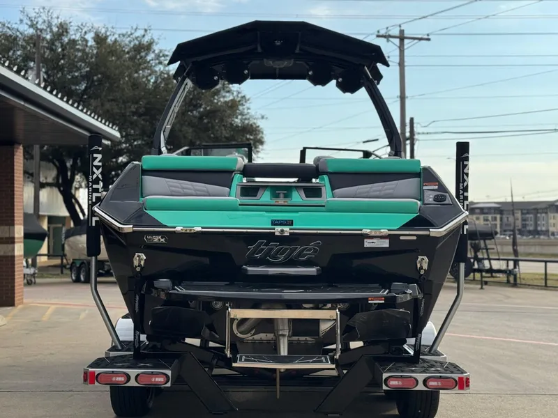 Slide: The Image of Tigé 23ZX Ultre' 2025 - 4