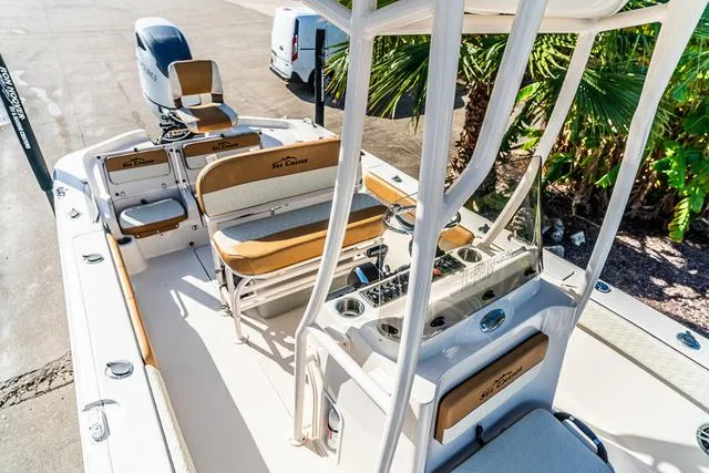 Slide: The Image of Sea Chaser 26 LX 2025 - 12