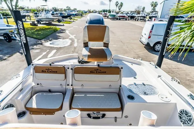 Slide: The Image of Sea Chaser 26 LX 2025 - 17