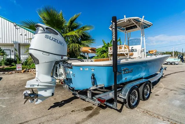 Slide: The Image of Sea Chaser 26 LX 2025 - 4