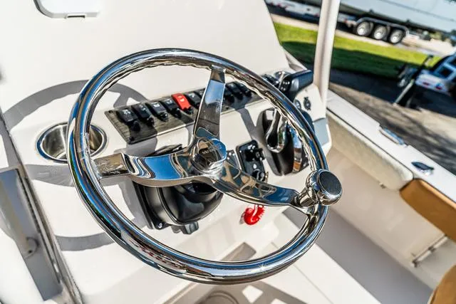 Slide: The Image of Sea Chaser 26 LX 2025 - 5