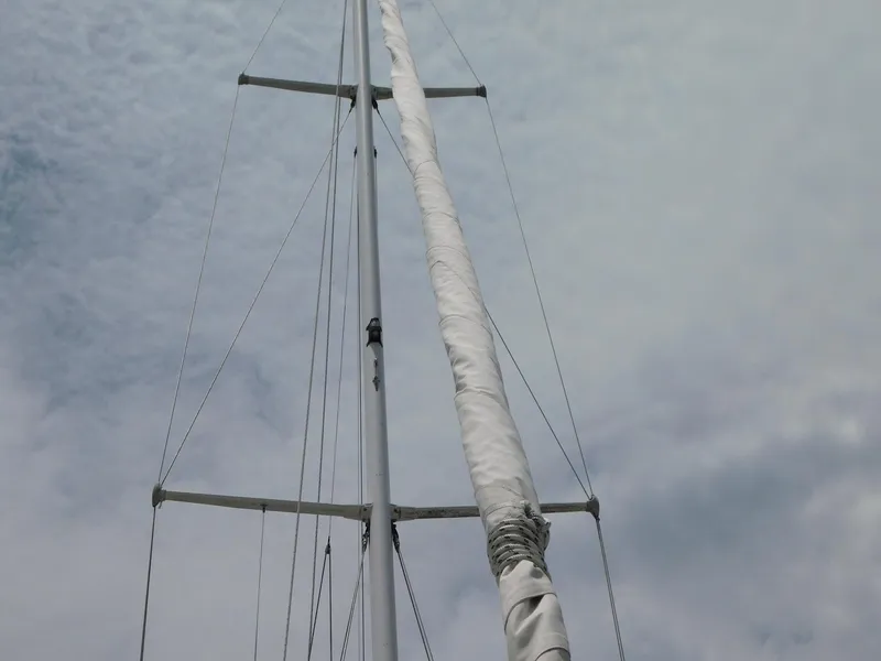 Slide: The Image of Mast of 1984 Endeavour 35.5 Sloop against cloudy sky. - 22